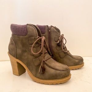 MUDD Gresham gray ankle boots. NEVER WORN